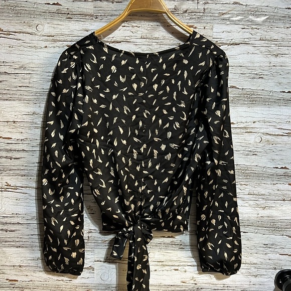 Miley & Molly  blouse size large NWT - Picture 7 of 9